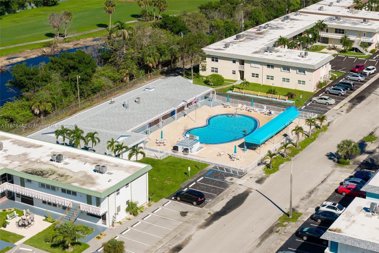 1451 N 12th Ct, Unit 8B, Hollywood, FL 33019 Photo