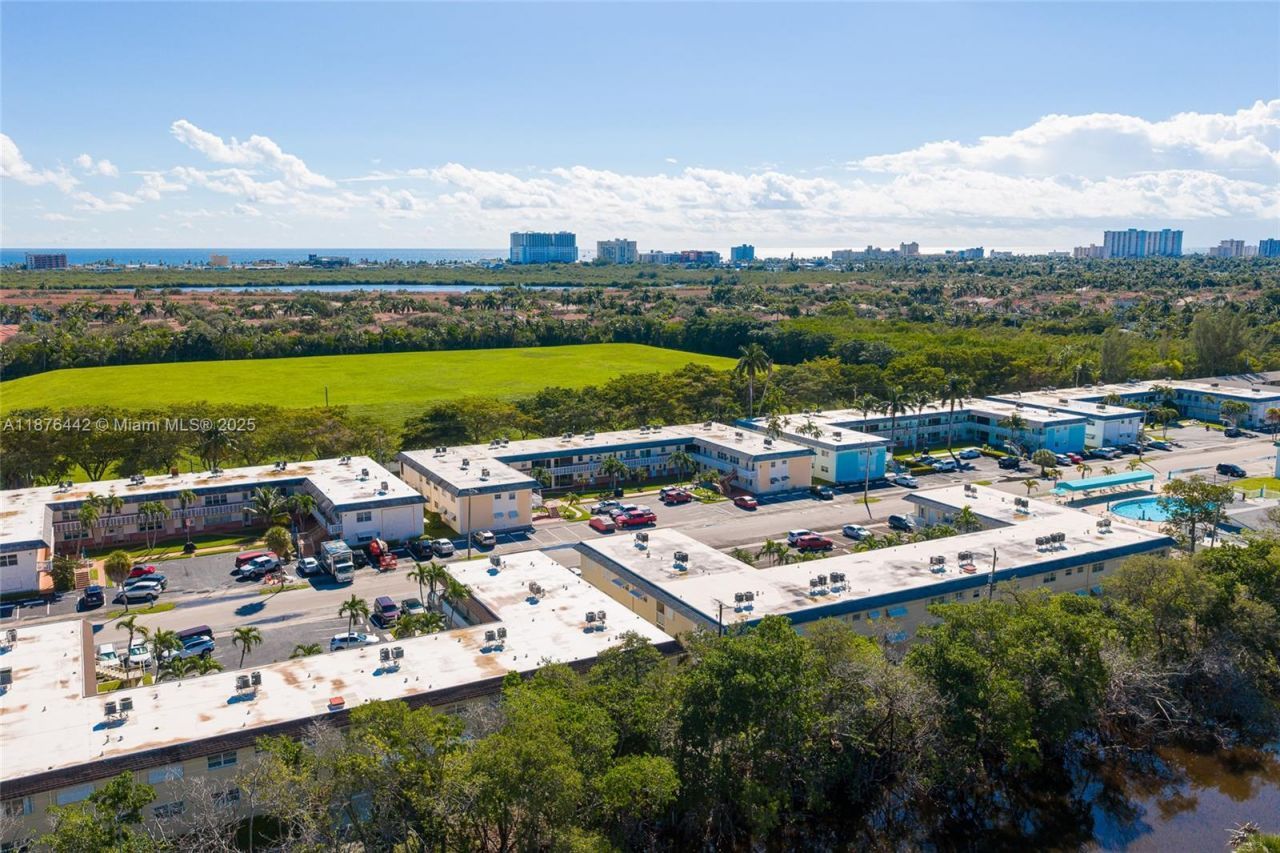 1451 N 12th Ct, Unit 8B, Hollywood, FL 33019 Photo