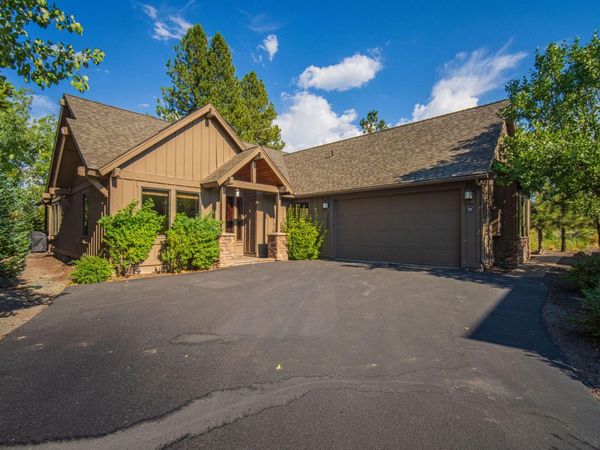 56508 Dancing Rock Loop, Unit 22, Bend, OR 97707