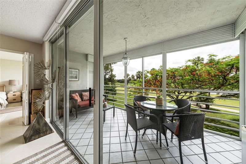 3960 Oaks Clubhouse Drive, Unit 312, Pompano Beach, FL 33069 Photo