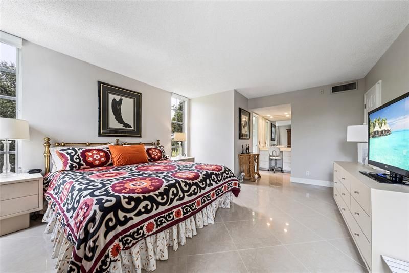 3960 Oaks Clubhouse Drive, Unit 312, Pompano Beach, FL 33069 Photo