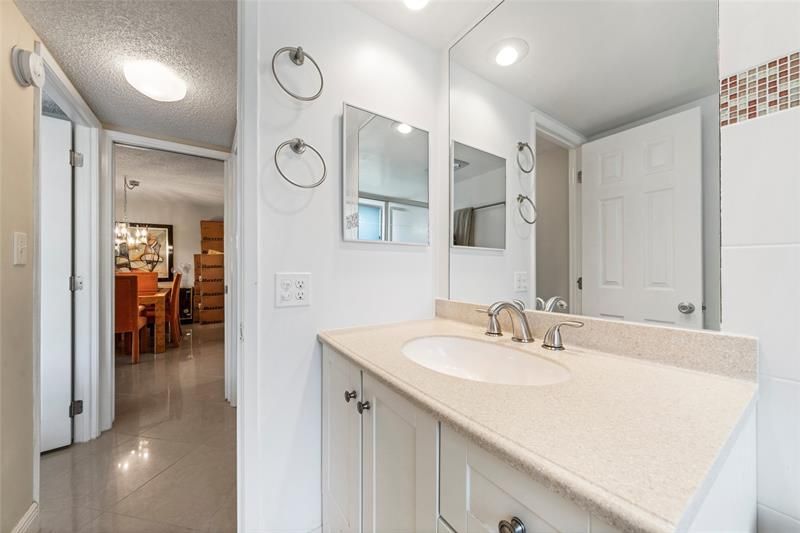 3960 Oaks Clubhouse Drive, Unit 312, Pompano Beach, FL 33069 Photo