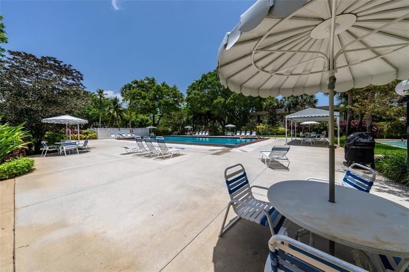 3960 Oaks Clubhouse Drive, Unit 312, Pompano Beach, FL 33069 Photo