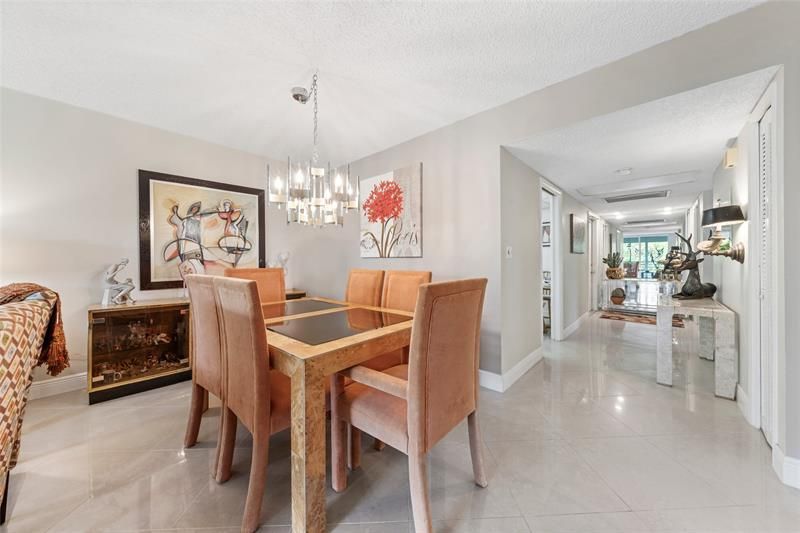 3960 Oaks Clubhouse Drive, Unit 312, Pompano Beach, FL 33069 Photo