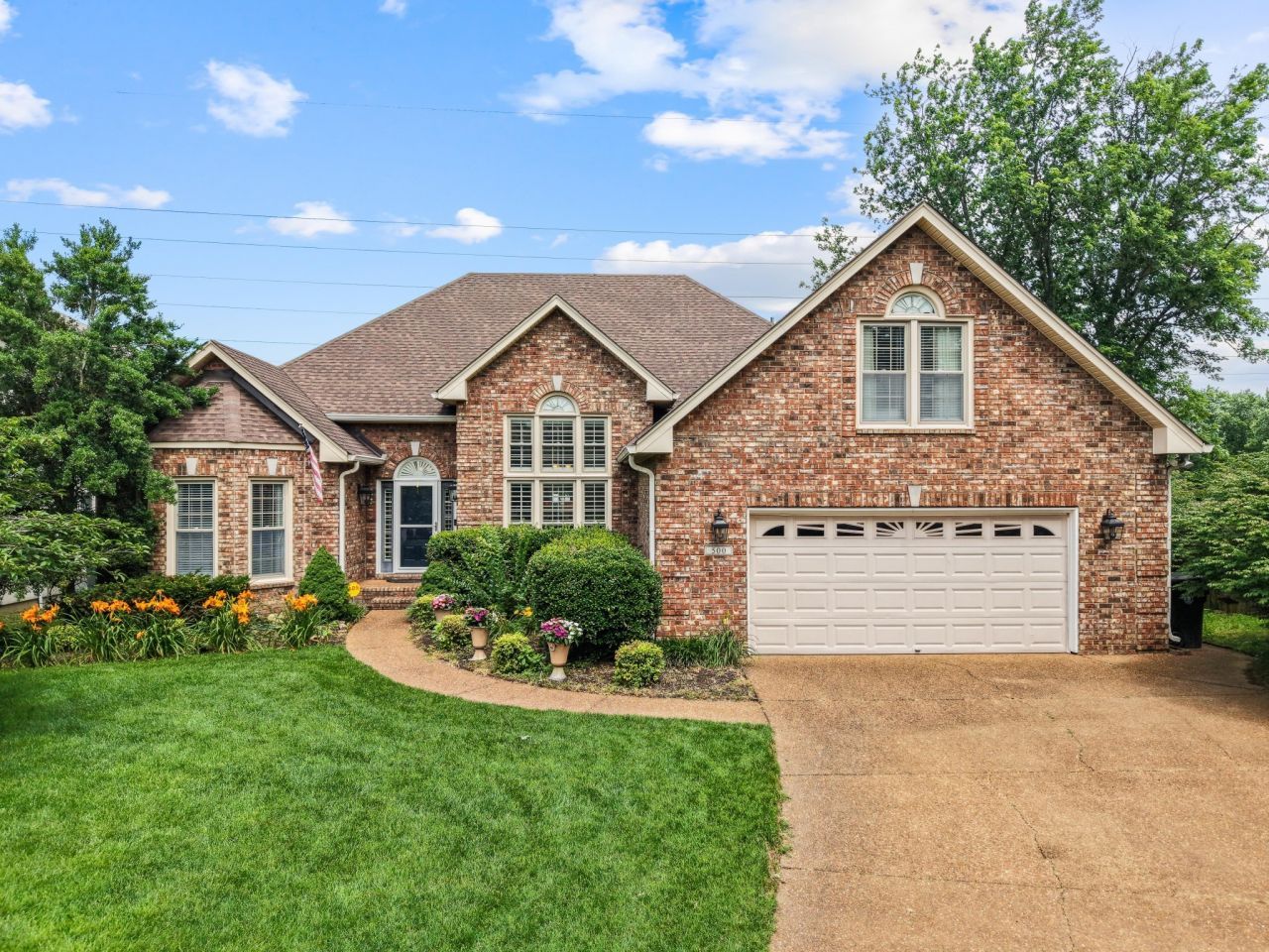 500 Forrest Park Cir, Franklin, TN 37064 Main Photo