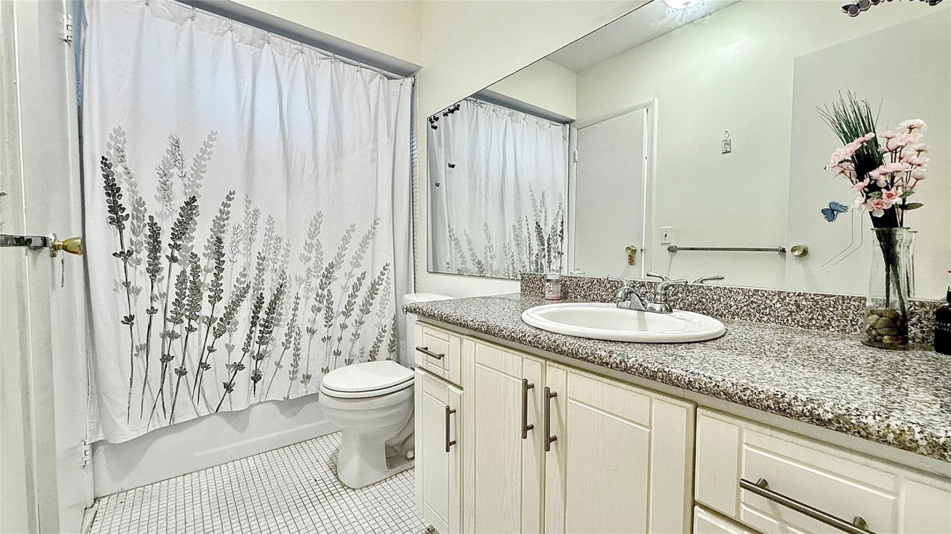 5103 NW 35th Street, Unit 606, Lauderdale Lakes, FL 33319 Photo