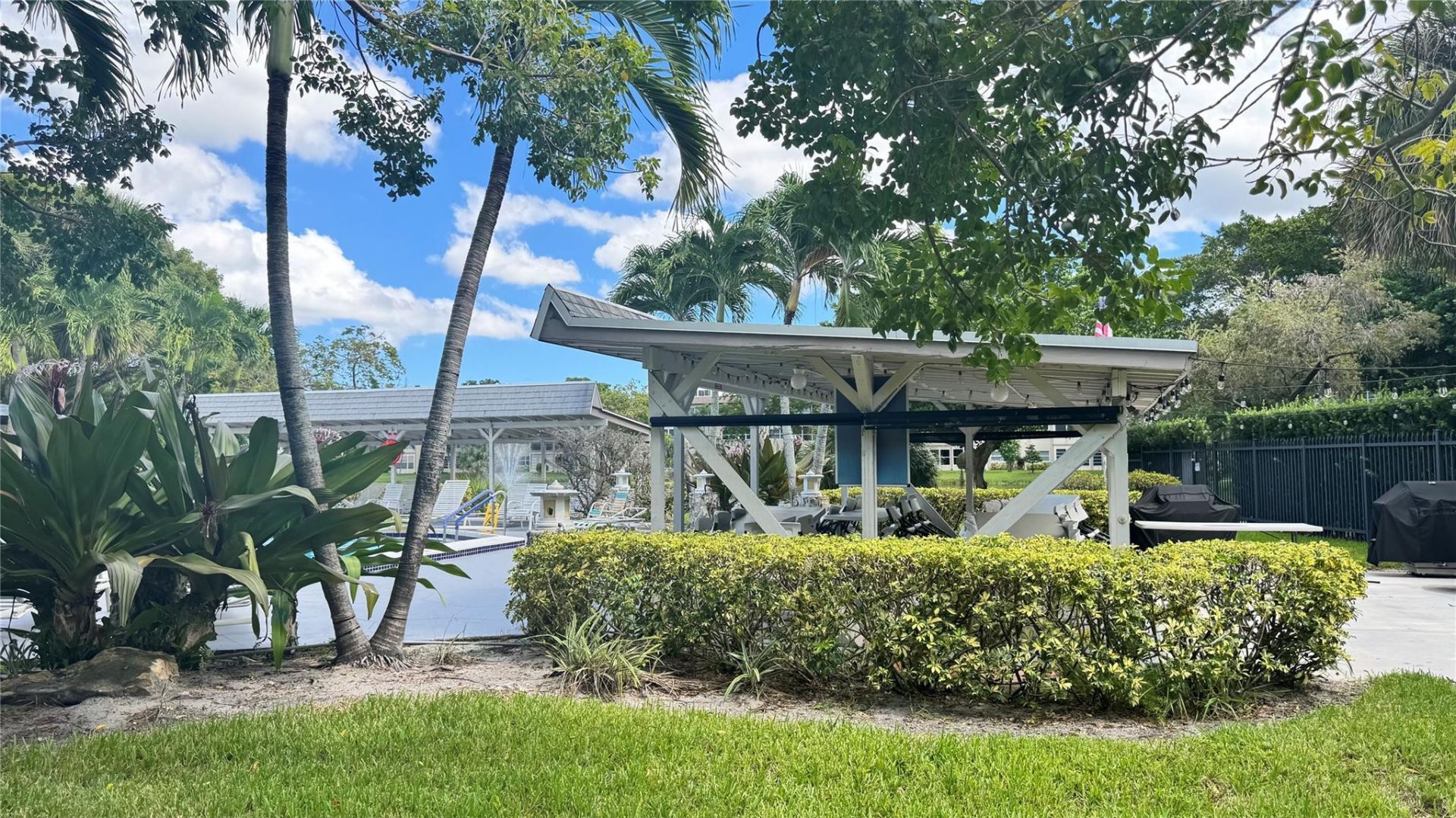 5103 NW 35th Street, Unit 606, Lauderdale Lakes, FL 33319 Photo