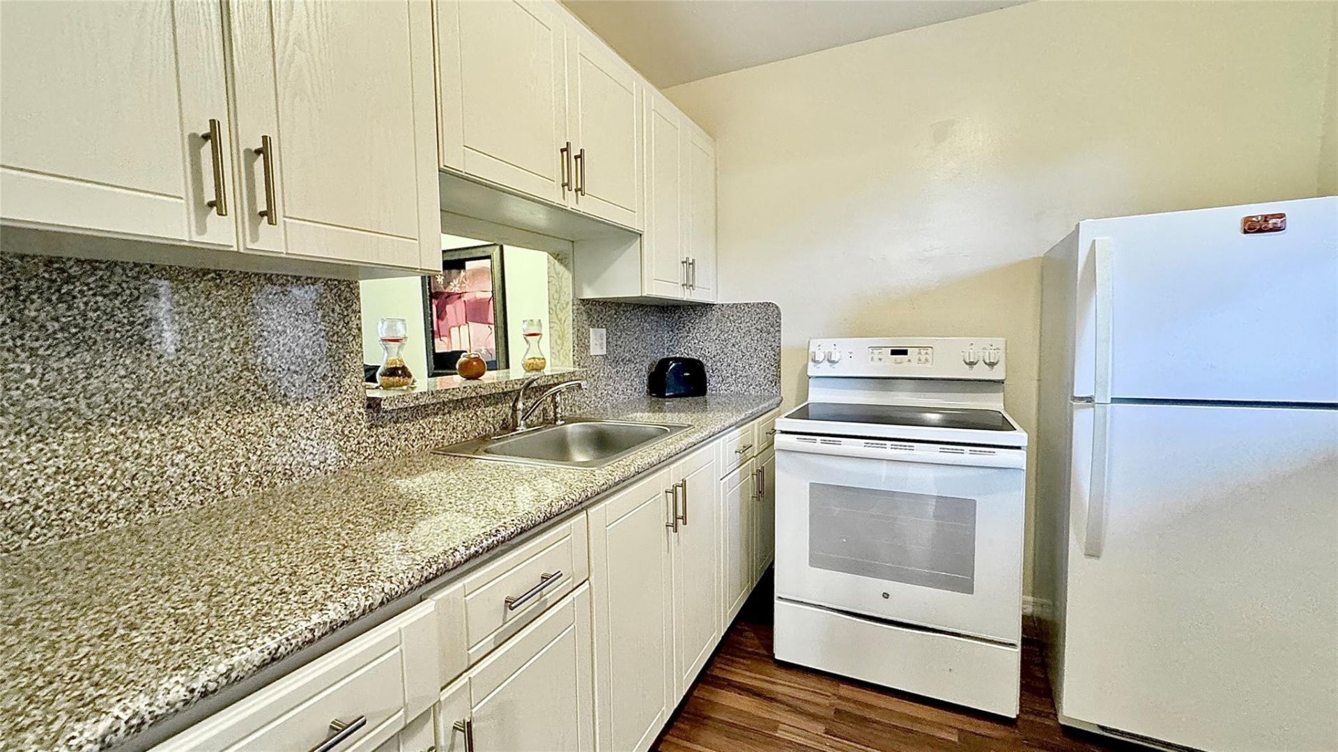 5103 NW 35th Street, Unit 606, Lauderdale Lakes, FL 33319 Photo