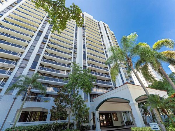 3640 Yacht Club Dr, Unit 305, Aventura, FL 33180