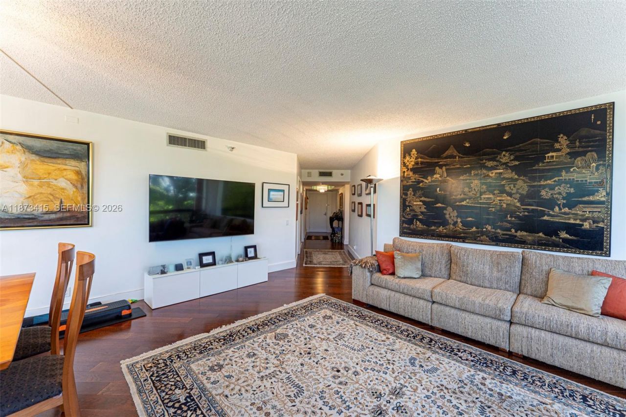 3640 Yacht Club Dr, Unit 305, Aventura, FL 33180 Photo