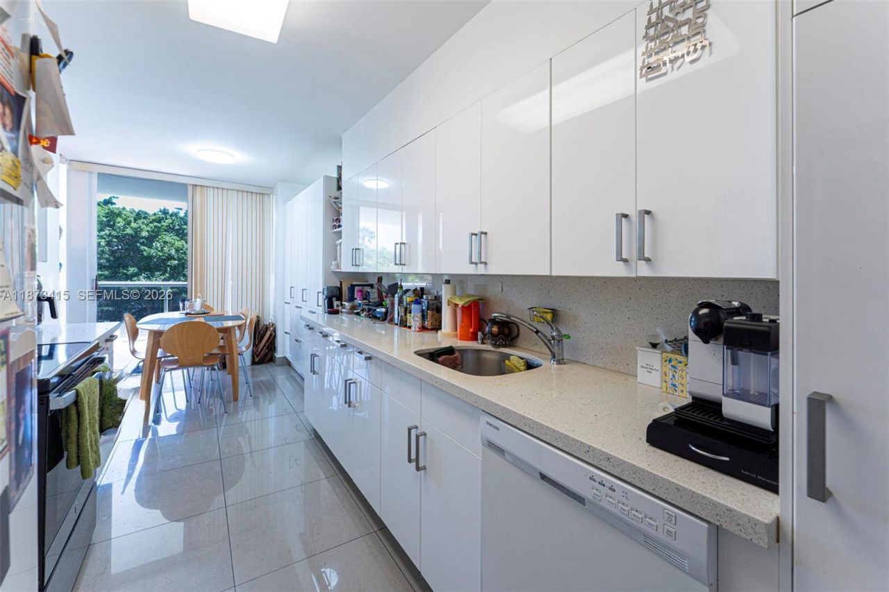 3640 Yacht Club Dr, Unit 305, Aventura, FL 33180 Photo