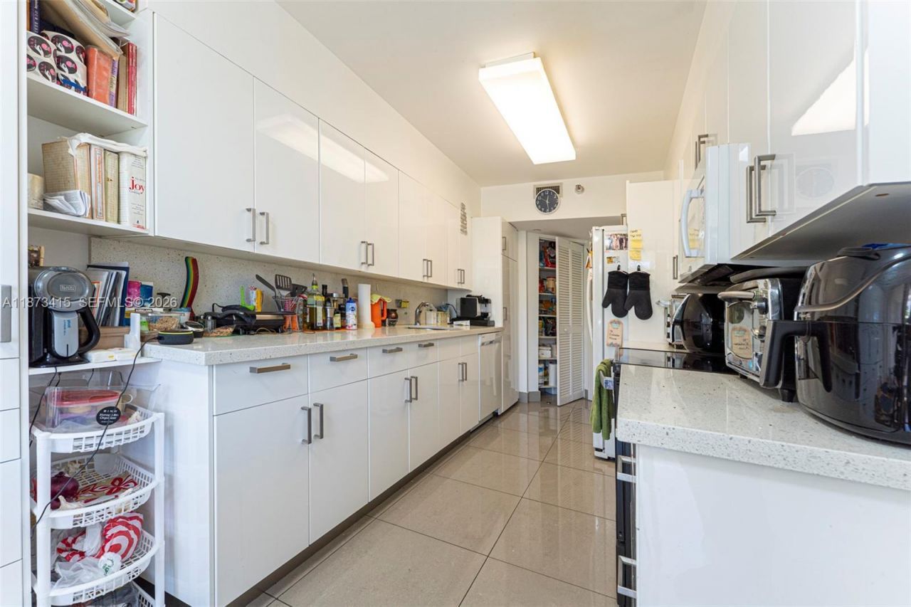 3640 Yacht Club Dr, Unit 305, Aventura, FL 33180 Photo