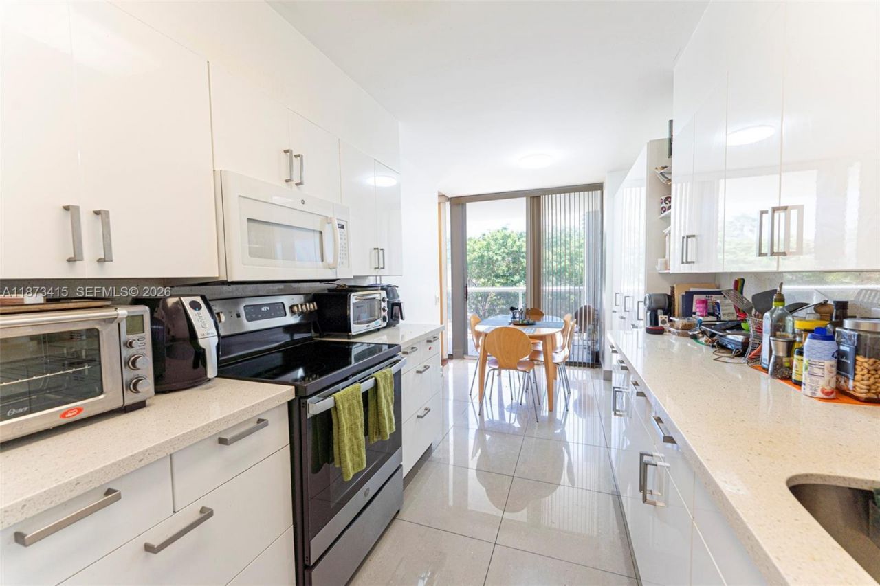 3640 Yacht Club Dr, Unit 305, Aventura, FL 33180 Photo