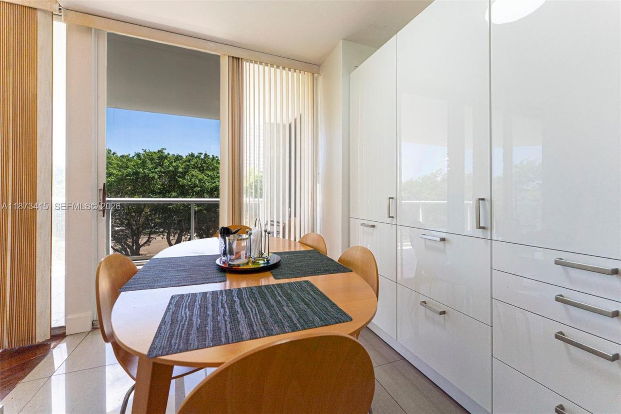 3640 Yacht Club Dr, Unit 305, Aventura, FL 33180 Photo