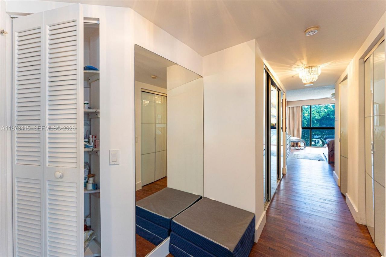 3640 Yacht Club Dr, Unit 305, Aventura, FL 33180 Photo