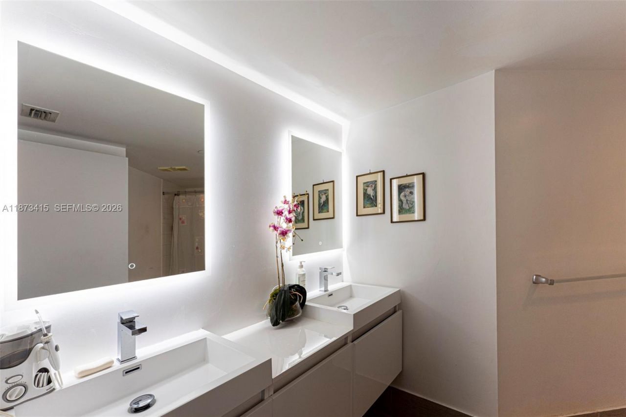 3640 Yacht Club Dr, Unit 305, Aventura, FL 33180 Photo