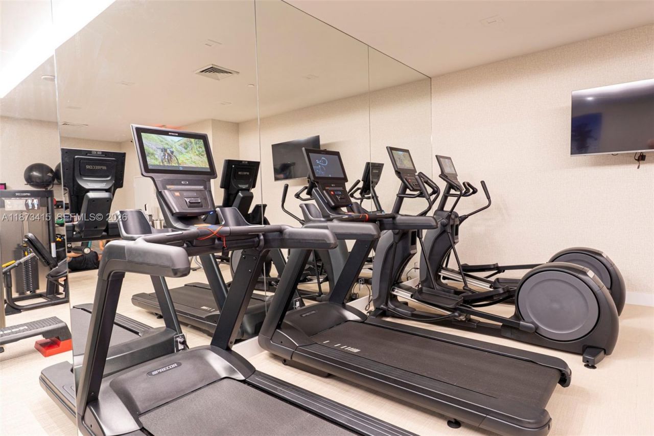 3640 Yacht Club Dr, Unit 305, Aventura, FL 33180 Photo