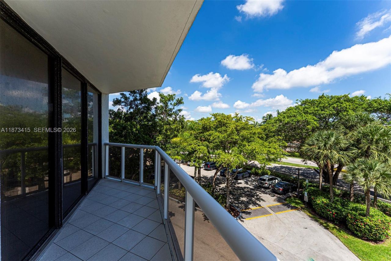 3640 Yacht Club Dr, Unit 305, Aventura, FL 33180 Photo