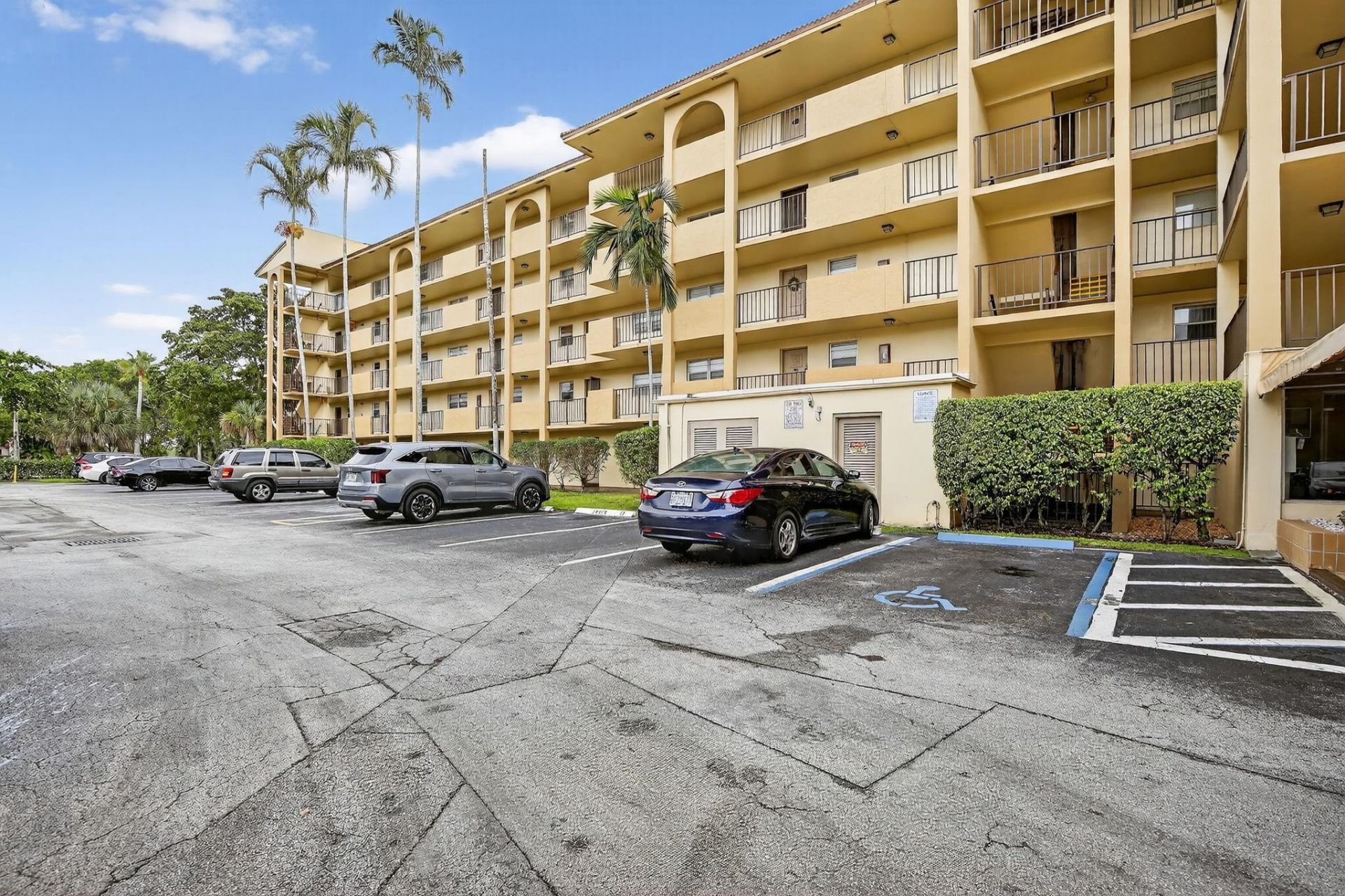 3905 N Nob Hill Road, Unit 201, Sunrise, FL 33351 Photo