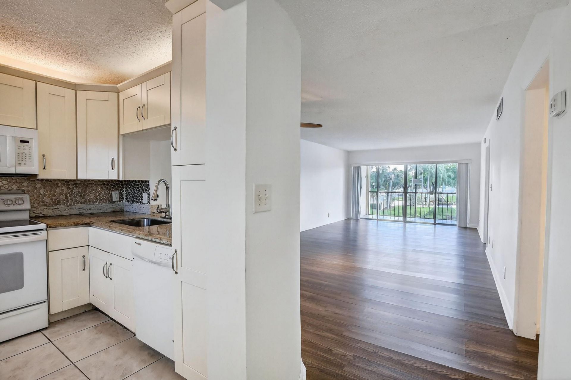 3905 N Nob Hill Road, Unit 201, Sunrise, FL 33351 Photo