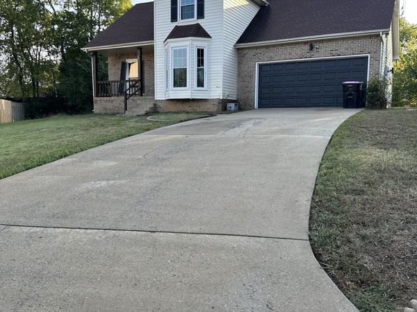 1016 Roedeer Dr, Clarksville, TN 37042