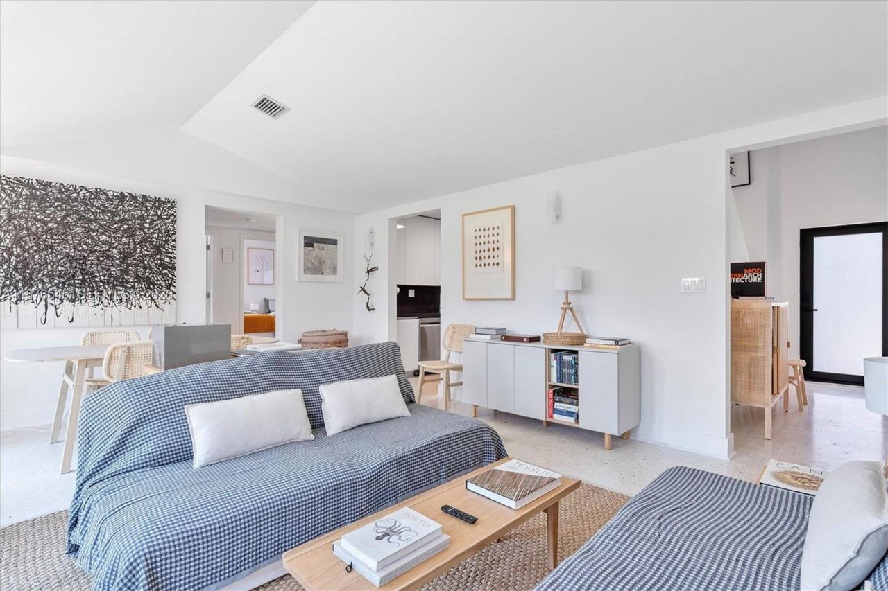 1076 NW 55th St, Miami, FL 33127 Photo