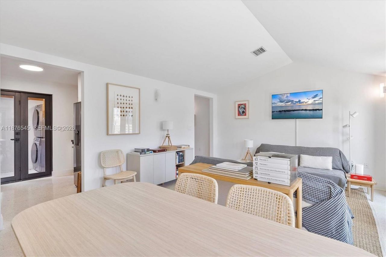 1076 NW 55th St, Miami, FL 33127 Photo