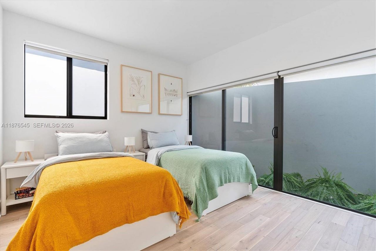 1076 NW 55th St, Miami, FL 33127 Photo