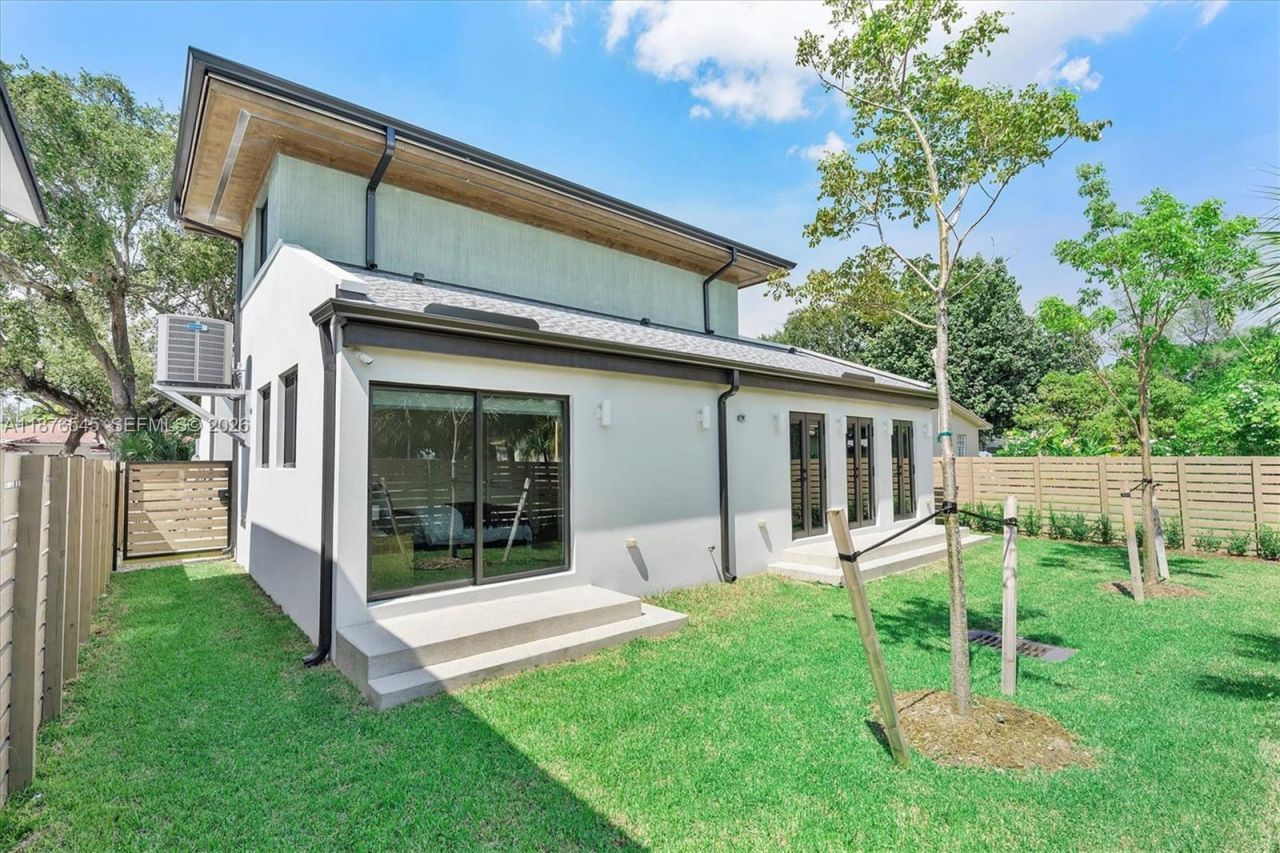 1076 NW 55th St, Miami, FL 33127 Photo