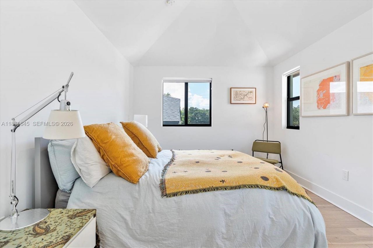 1076 NW 55th St, Miami, FL 33127 Photo