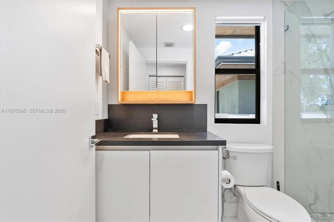 1076 NW 55th St, Miami, FL 33127 Photo