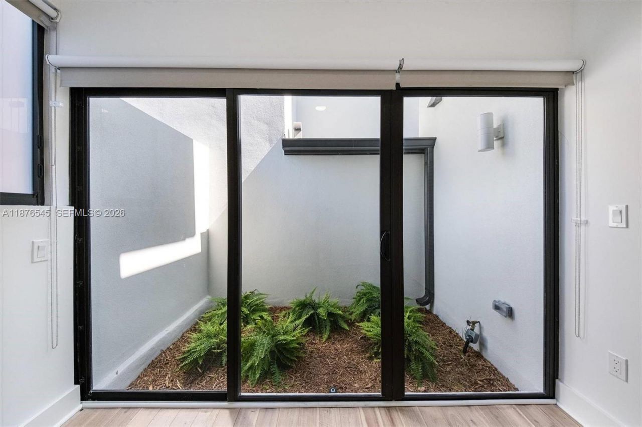 1076 NW 55th St, Miami, FL 33127 Photo