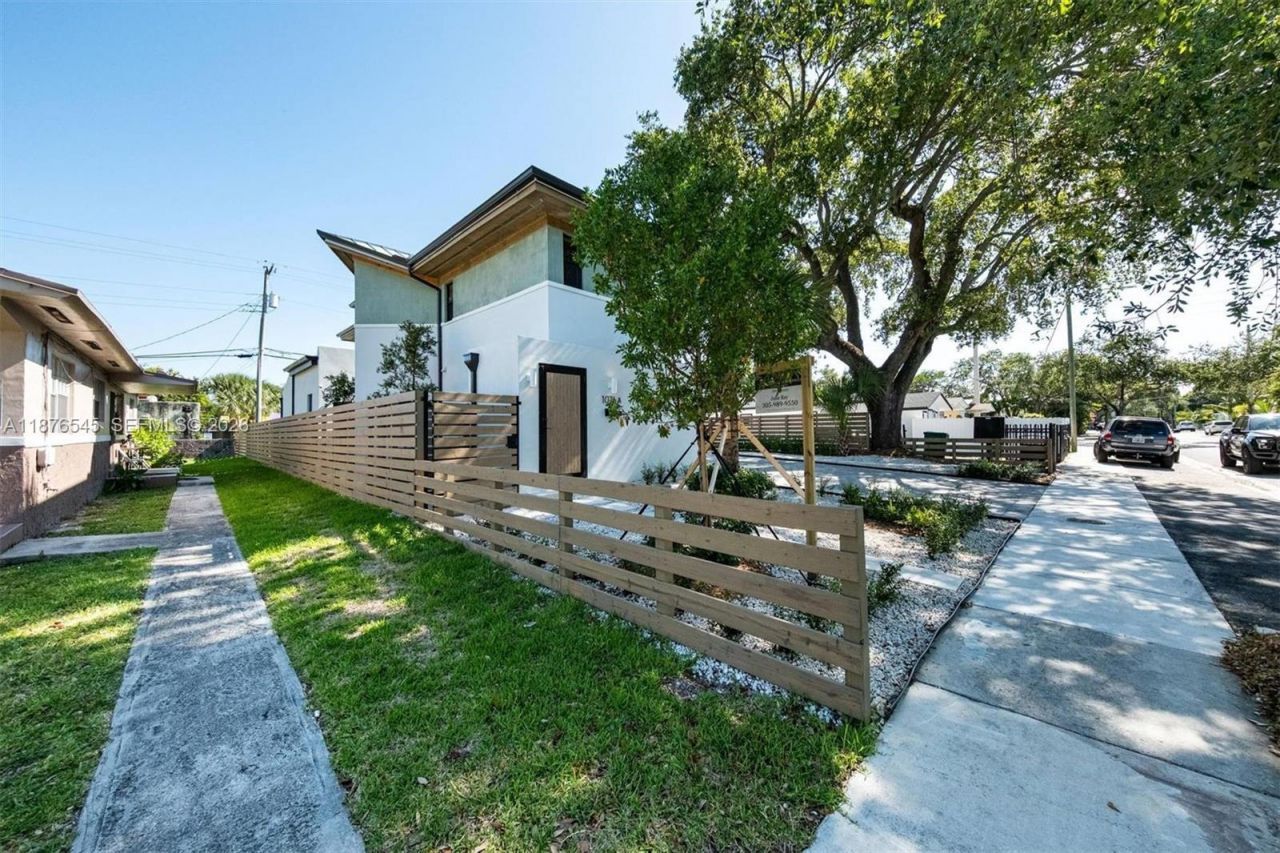 1076 NW 55th St, Miami, FL 33127 Photo