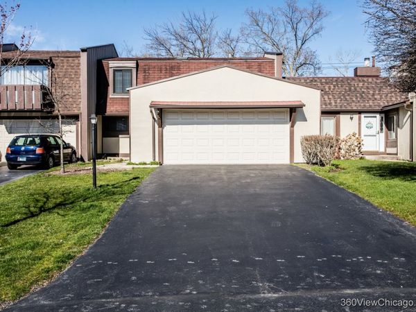 14 Westwood Drive, Indian Head Park, IL 60525