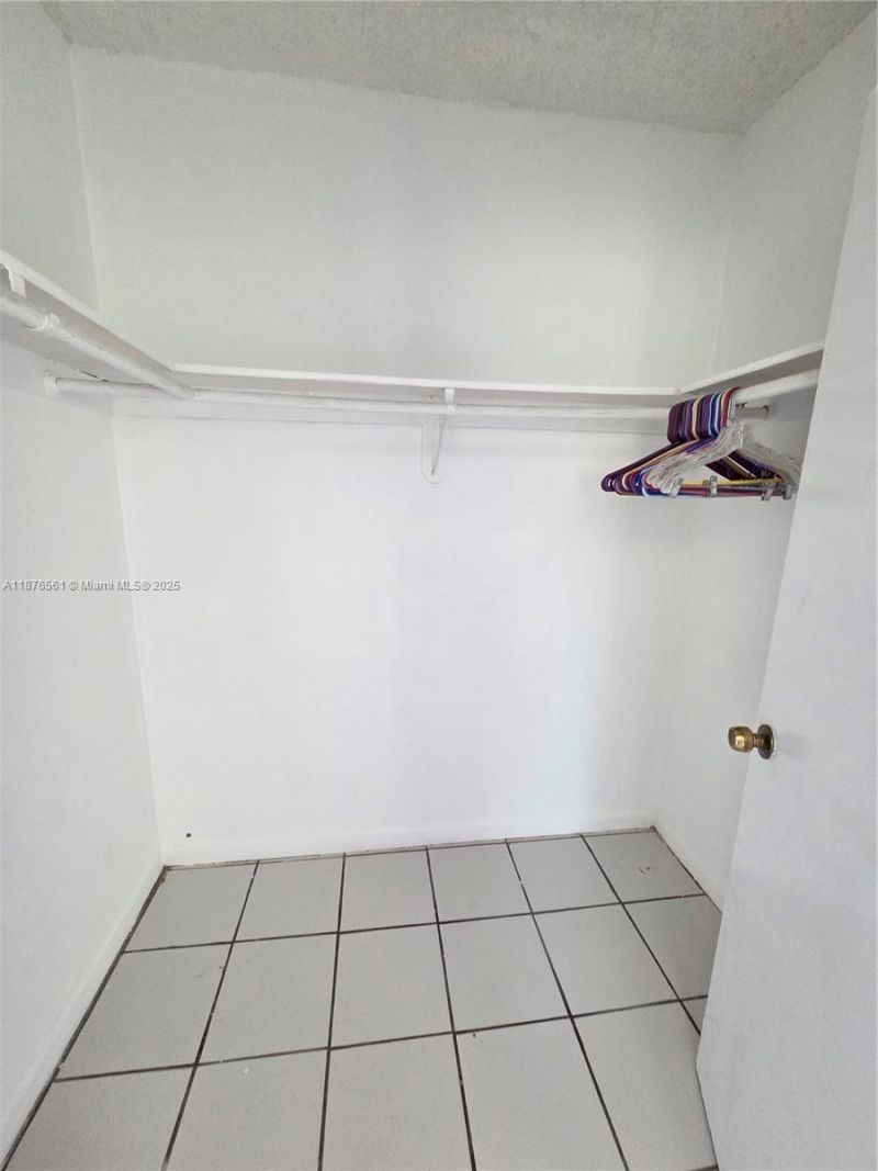 1035 W 77th St, Unit 305, Hialeah, FL 33014 Photo