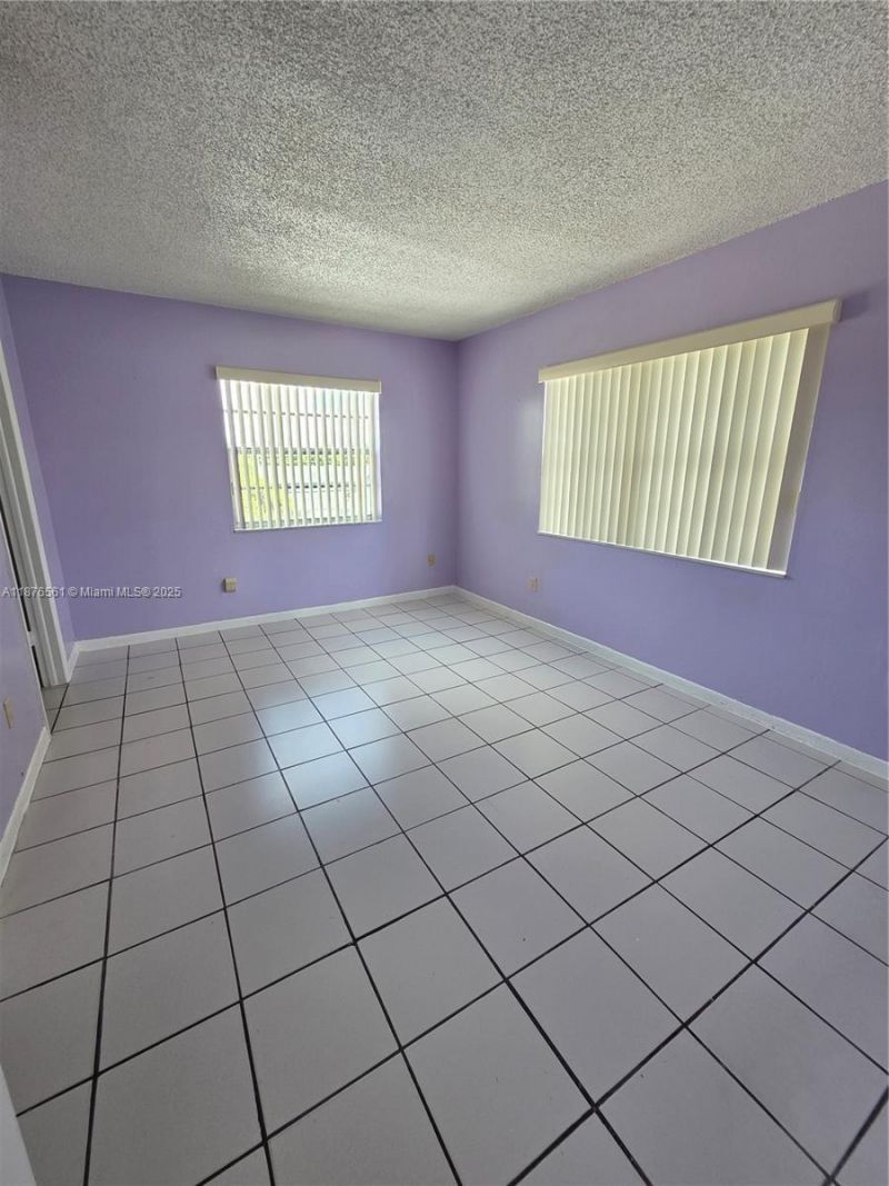 1035 W 77th St, Unit 305, Hialeah, FL 33014 Photo