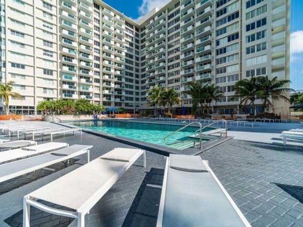 1200 West Ave, Unit 322, Miami Beach, FL 33139