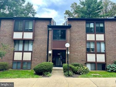 9715 KINGS CROWN COURT, Unit 202, FAIRFAX, VA 22031