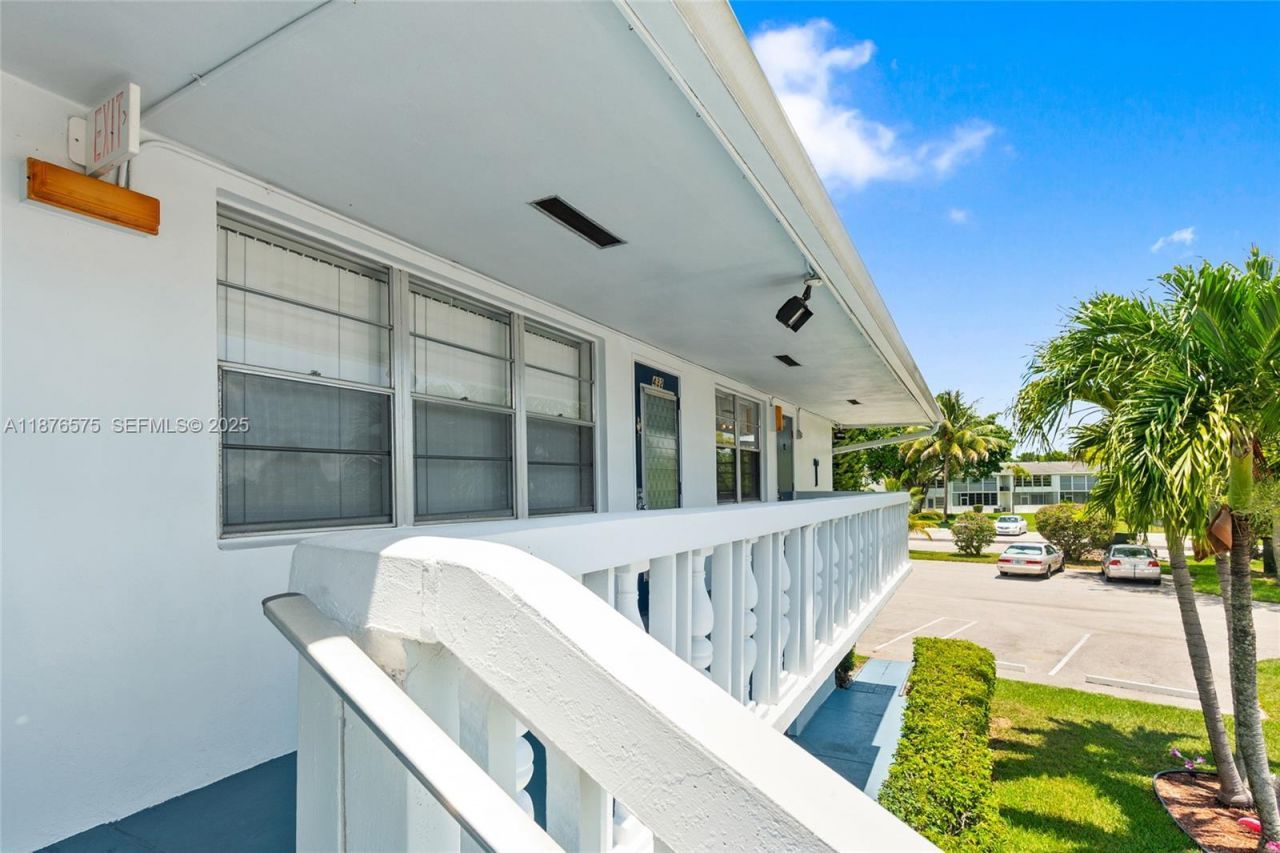 431 Markham T, Unit 431, Deerfield Beach, FL 33442 Photo