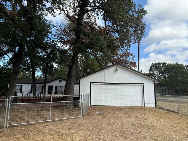 100 Crow Street, Mabank, TX 75156