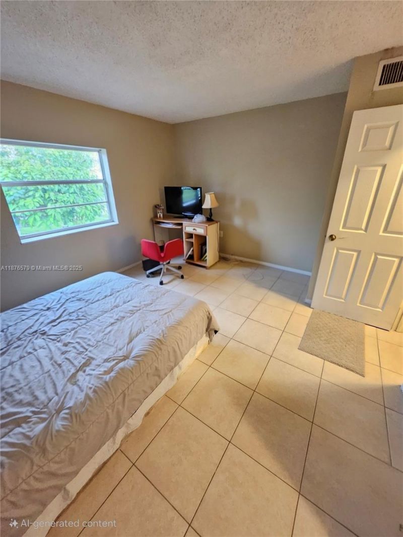 411 Executive Center Dr, Unit 209, West Palm Beach, FL 33401 Photo