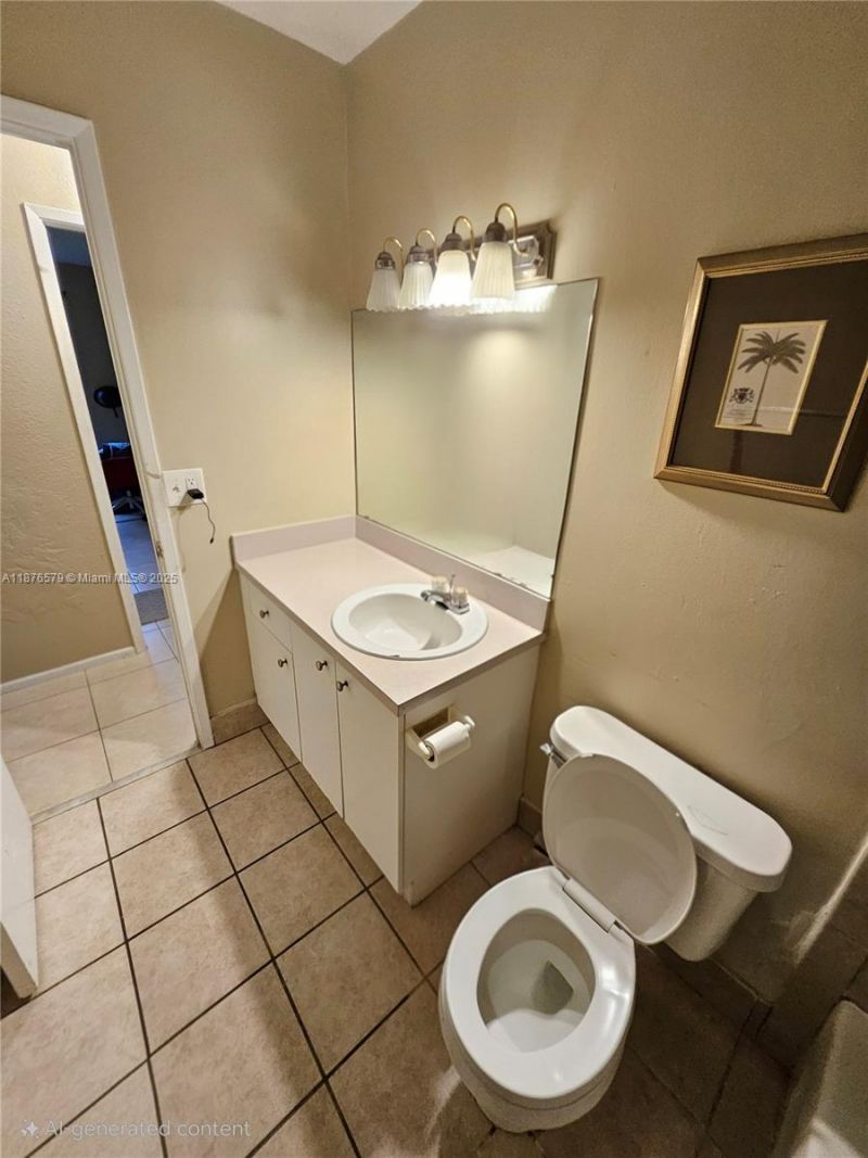 411 Executive Center Dr, Unit 209, West Palm Beach, FL 33401 Photo