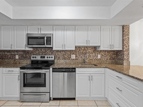 2607 NW 47th Ln, Unit 3304, Lauderdale Lakes, FL 33313