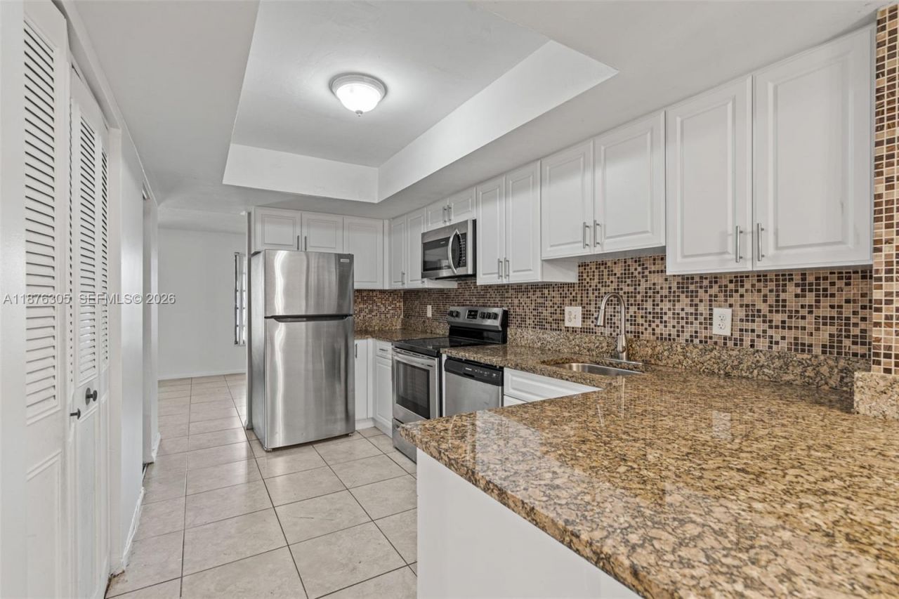2607 NW 47th Ln, Unit 3304, Lauderdale Lakes, FL 33313 Photo