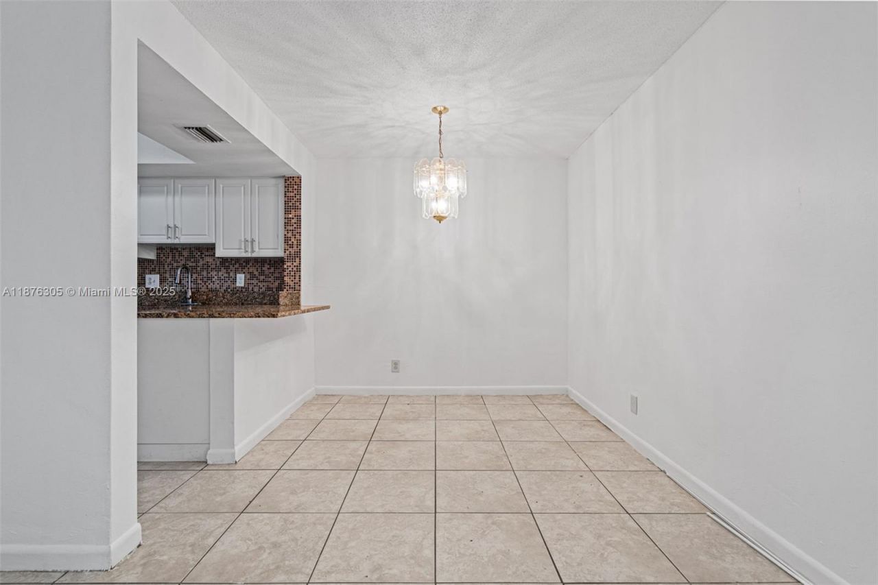 2607 NW 47th Ln, Unit 3304, Lauderdale Lakes, FL 33313 Photo