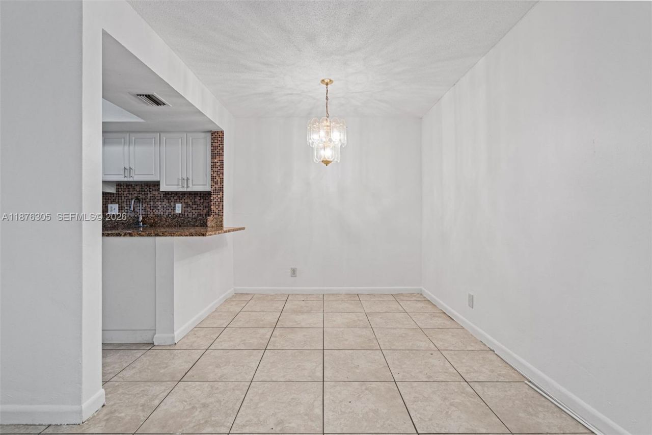 2607 NW 47th Ln, Unit 3304, Lauderdale Lakes, FL 33313 Photo