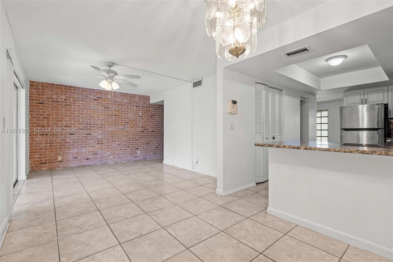 2607 NW 47th Ln, Unit 3304, Lauderdale Lakes, FL 33313 Photo