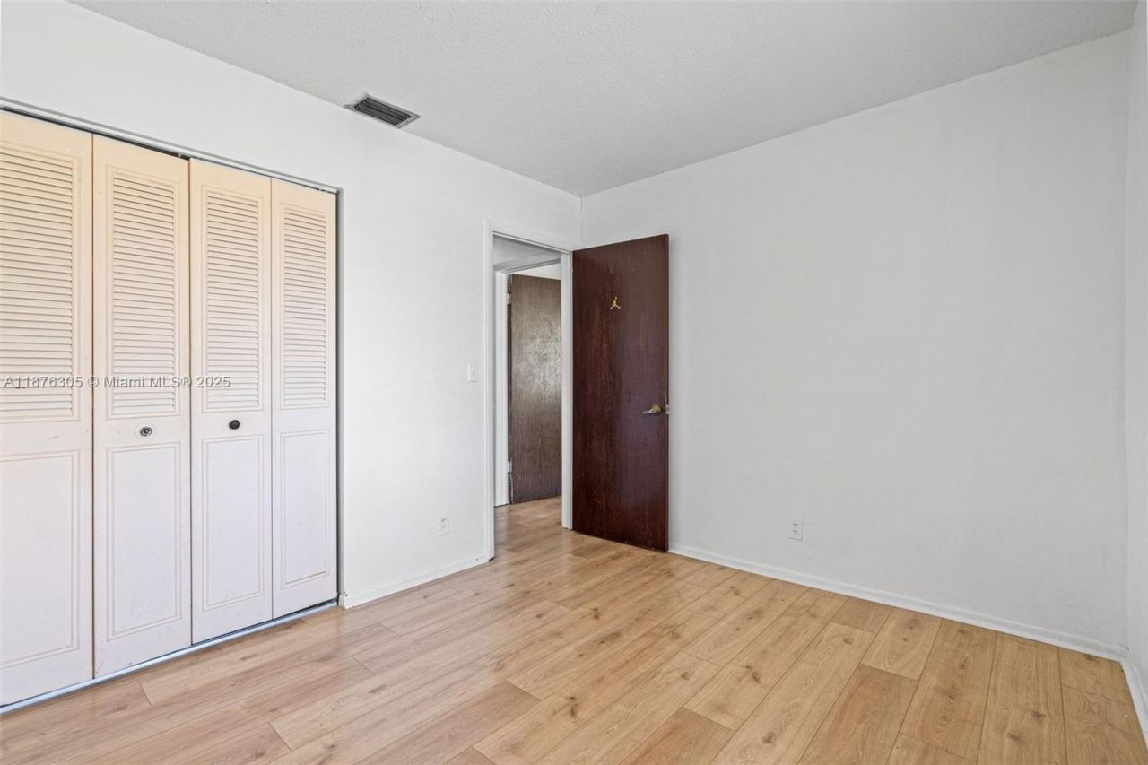 2607 NW 47th Ln, Unit 3304, Lauderdale Lakes, FL 33313 Photo