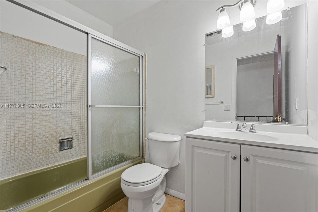 2607 NW 47th Ln, Unit 3304, Lauderdale Lakes, FL 33313 Photo