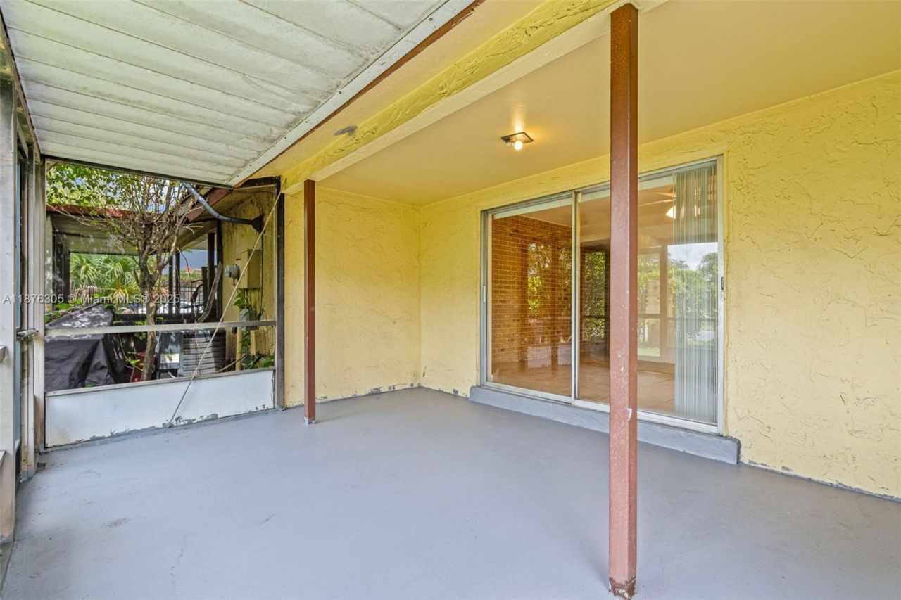 2607 NW 47th Ln, Unit 3304, Lauderdale Lakes, FL 33313 Photo